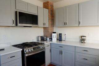 Bricklight District Modern Cottage - Albuquerque - 6