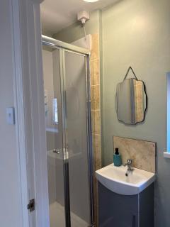 Private Spacious One-Bedroom Flat - Located Between the City Centre and the New Forest - Totton and Eling - 2