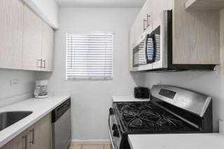 1BR Apt Sleeps 4 Beach Vibes - Miami Beach - 4