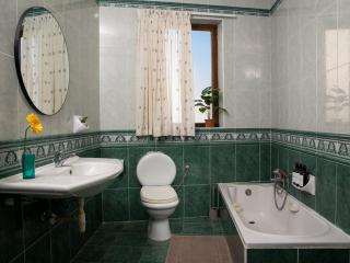 Seafront 4-Bed Townhouse with Breathtaking Views - Iż-Żlielaq - 1