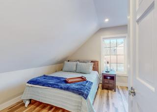 Enchanting 3BR Farmhouse Retreat Nature Getaway - Gorham - 9