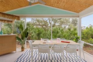 Haven Grove Beach Bungalow w Hot Tub Game Room Blocks from the Water - St. Augustine - 7