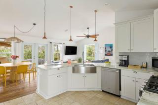 Haven Grove Beach Bungalow w Hot Tub Game Room Blocks from the Water - St. Augustine - 3