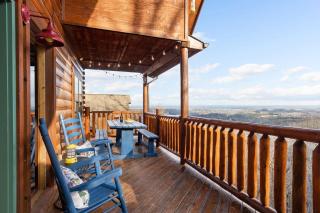 Bears Den Way Resort Cabin w Games Hot Tub View Mins from Dollywood - Sevierville - 8