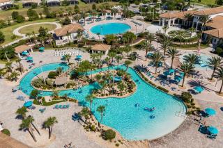 Sleeps 16 8BDR Kid Haven w Pool Arcade Orlando Resort Retreat by AvantStay - Davenport - 6