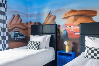 Sleeps 20 Resort Home Near Disney PoolGame Room Twice-as-Nice by AvantStay - Kissimmee - 6