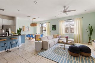 Sleeps 18 Solterra Resort Pool GameRoom Themed BDRs Broad Oak by AvantStay - Davenport - 8
