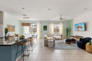 Sleeps 18 Solterra Resort Pool GameRoom Themed BDRs Broad Oak by AvantStay - Davenport - 2