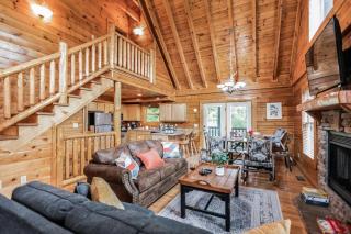 Resort Cabin w Hot Tub Pool Table Deck Views Summit View Way by AvantStay - Sevierville - 5