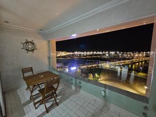 Panoramic Sea View Apartment 1 Min Walk to Beach - 5