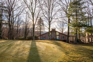The Tee House - Beech Mountain - 0