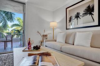 Tucker at Gables Grand Plaza Miami - Miami - 7