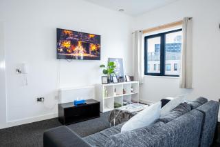 Quay House - Salford - 2BDR Sleeps 7, Spacious & Quiet - FREE Parking - Close To City Centre, Manchester United & The Lowry - Manchester - 6