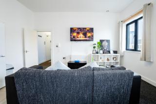 Quay House - Salford - 2BDR Sleeps 7, Spacious & Quiet - FREE Parking - Close To City Centre, Manchester United & The Lowry - Manchester - 5