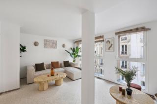 A Rooftop in Paris - 7