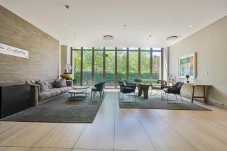 Sandton Skyline luxury space - 9