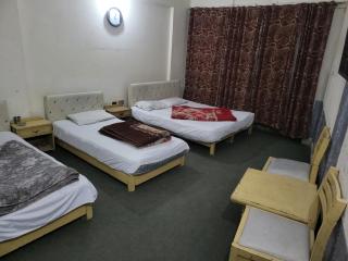 Al-Sakhawat Hotel Faizabad - 4