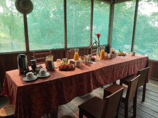 Valencia Lake Lodge - 4