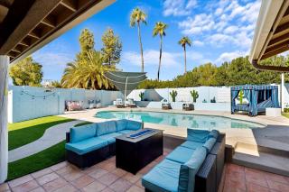 Private Heated Pool Putt Putt Ping Pong Foosball - Phoenix - 7