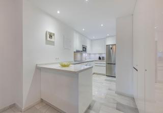Luxury Apartment In Central Marbella with Parking and Pool - Marbella - 8