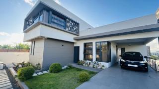 Villa Palmeras 4-Bedroom AC Premium Central Oasis - Newly Refreshed - 1