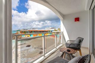 Maho Beach Studio Getaway, Oceanfront - 8