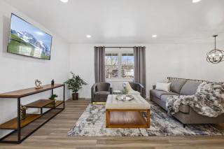 Tranquil Getaway for the Entire Family - Westmont - 0