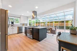 Elmhurst 3BR House with Modern Farmhouse Charm - Elmhurst - 9