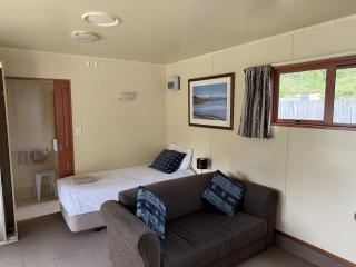 Waikawa Bay Self Contained Cabins - 7