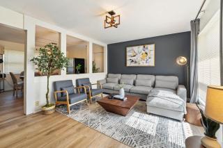 Modern Farmhouse w King Bed Near Shopping - 5