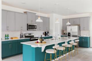 Sleeps 25 In Solara Resort Near the Theme Parks Coconut Breeze by AvantStay - Kissimmee - 2