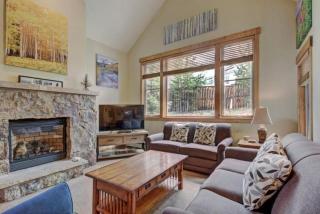 Mountain Thunder Lodge 3 Bedroom Vacation Rental in Breckenridge with Access to a Hot Tub Just Two Blocks from Main Street - Breckenridge - 3