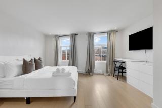 2-Floor Urban Escape for 6 - Patio Charm - Montreal - 9