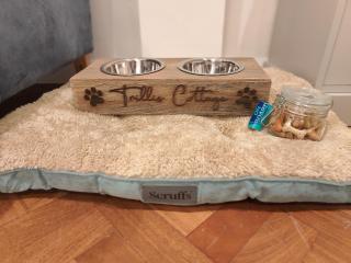 Trillis Cottage - - 9