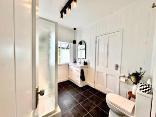 3 Bed Queenslander In Heart Of Brisbane - Brisbane - 4