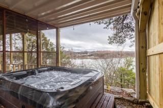 The Cliffhanger Cottage - Shell Knob - 9