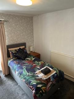Holland arms hotel - - 3