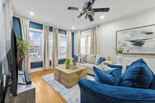 Oak Park 5bd 2bth sleeps 11 with 3 private parking - Oak Park - 0