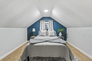 Oak Park 5bd 2bth sleeps 11 with 3 private parking - Oak Park - 6