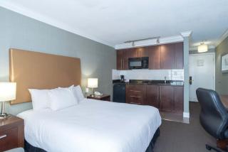 Sandman Hotel Vernon - 2