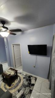 Nells Comfort Suites # 1 Located in Providence EBD - Providence - 9