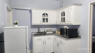 Nells Comfort Suites # 1 Located in Providence EBD - Providence - 4