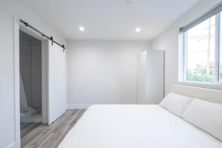 Shared Apartment with private Room&bath - 1