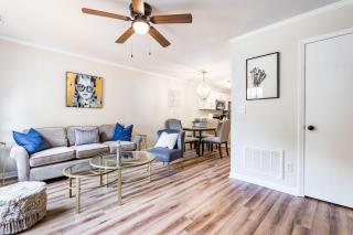 Beautiful 2 bdr Townhome w King bed and free wifi - Raleigh - 7