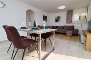 Seaside family friendly house with a swimming pool Cove Slatina, Korcula - 23711 - 1