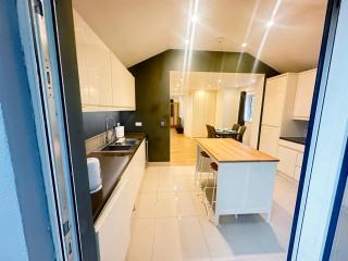 Exquisite Home Away From Home - 5