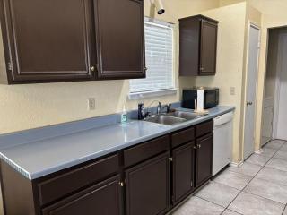 Spacious Home With Large Backyard - Killeen - 8