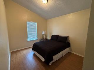 Spacious Home With Large Backyard - Killeen - 4
