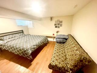 Cozy Suit In Toronto Riverdale - 4