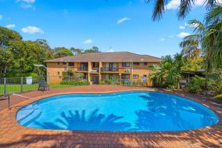 Shelly Cove Apt 12 - common pool - Port Macquarie - 7